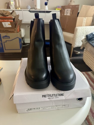 Pretty little thing - pretty,