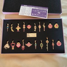 Sailor Moon Pins & Charm Full