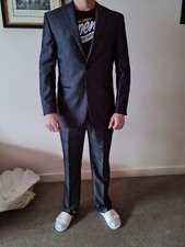 VOEUT Mans Suit Size L