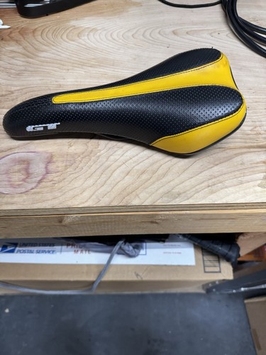 Black yellow bicycle saddle - gt,