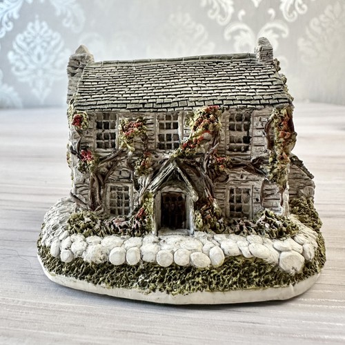 Lilliput lane sawrey gill - lilliput,