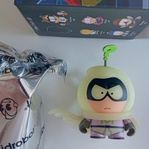Kidrobot the fractured but - the,