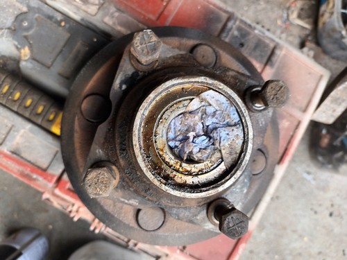 Triumph tr2 front wheel - to,