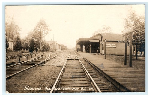 1913 wickford junction train - junction,