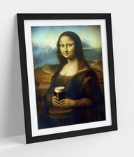 COOL MONA LISA HOLDING PINT OF