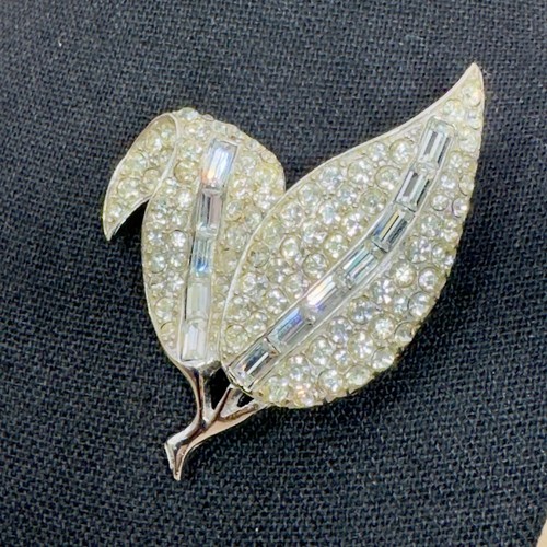 Vintage silver tone leaf - silver‑tone,