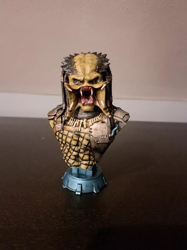 Predator bust resin figure