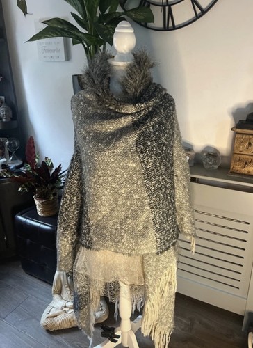 Oliver bonas shawl - oliver, a