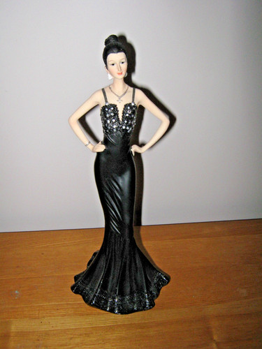 Shudehill lady figurine in - figurine,