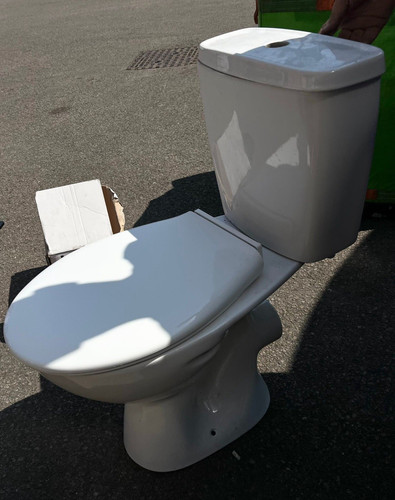 White close coupled - white,