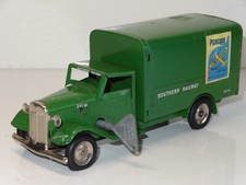 TRIANG MINIC 82M SOUTHERN RAILWAYS LORRY  (405)