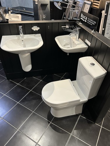 Roca nexo set including - roca, pan