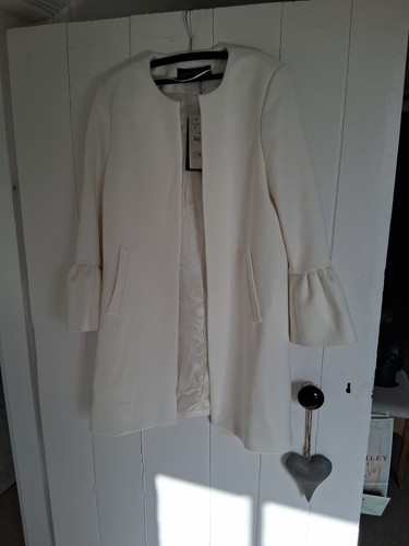 Bnwt zara ivory white - ivory, bell