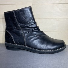 Clarks Nikki Tea Crush Boots