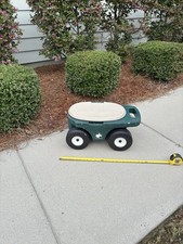Step 2 Garden Hopper, Rolling Garden Bench, Multi Purpose Rolling Stool. Clean!