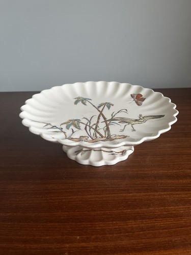 Antique raised fluted - raised, or