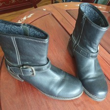 Ladies WRANGLER Ankle Boots Black Leather  Warm lining  Size 7