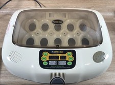 Digital Egg Incubator = R Com