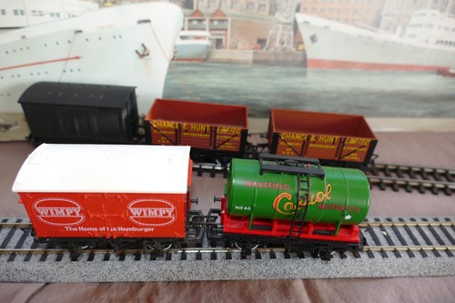 Hornby railways wagons 2 - 5,