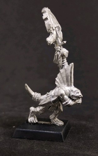 Skink standard bearer - skink,