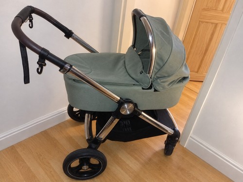 Mamas and papas grey pram - mamas,