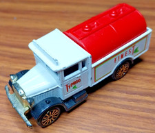 Diecast Corgi Typhoo Tea promo Morris truck. (A37)