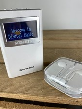 Roberts Sports DAB5 Digital Radio DAB/DAB+FM . Scratched Screen + Apple Earbuds