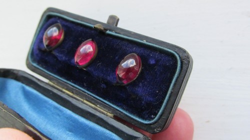 Beautiful antique cabochon red