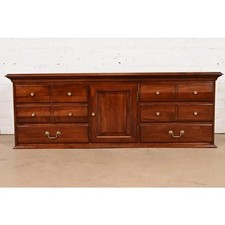 Ethan Allen Georgian Solid