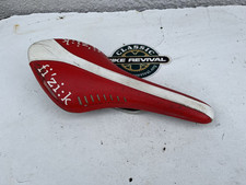 Fizik Arione saddle Red And White 3059