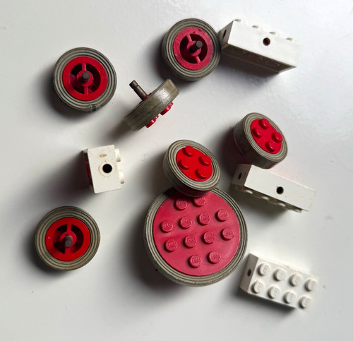 Vintage 1960 lego - 1960's, wheels