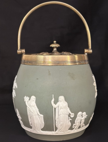 Wedgwood jasperware biscuit - wedgwood,