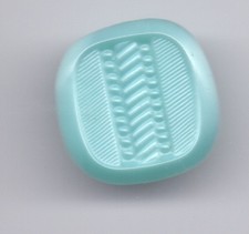 6 glass vintage buttons -
