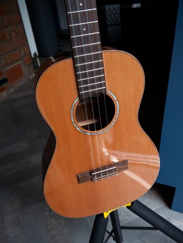 Kala scac solid cedar - kala, top