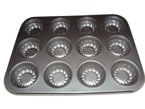 Hole designer muffin tray - 12,