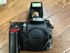 NIKON D7000 DSLR 16.3mp Body, Charger, Battery and Neck Strap