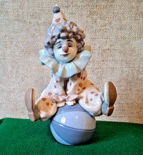 LLADRO Clown 'Having A Ball'