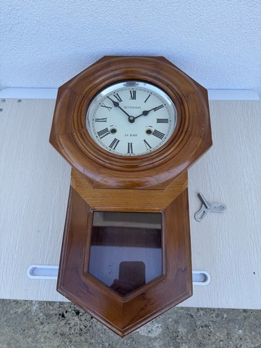 Severalls day pendulum wall - day,