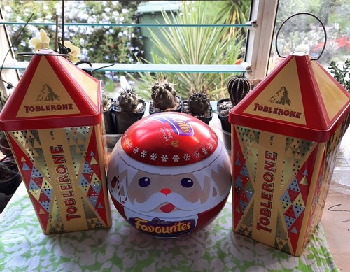 Cadbury favourite santa ball - cadbury,