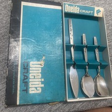 Oneida Craft Set Of Vintage