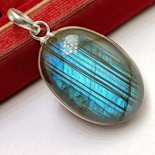 Flashy labradorite gemstone - labradorite,