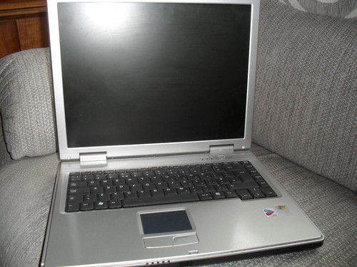 Advent 7104 silver laptop - , 15"