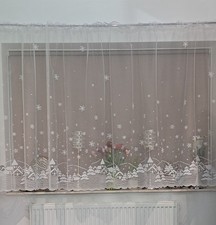 White jardiniere Christmas net