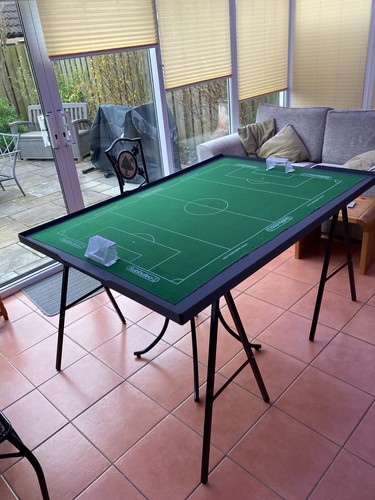 Subuteo pitch board - on, with