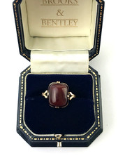Bakelite Ring 8ct Gold Antique Gold Art Deco Bakelite Ring - Size R