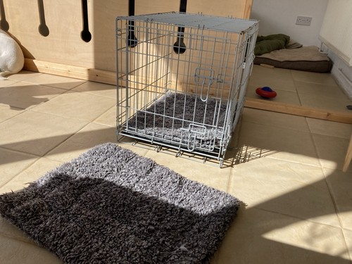 Small dog crate - small,