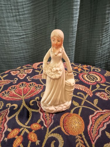 Porcelain lady figurine - lady, with