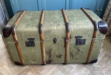 ANTIQUE STEAMER TRUNK FROM ERA
