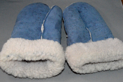 Blue sheepskin mits - blue,