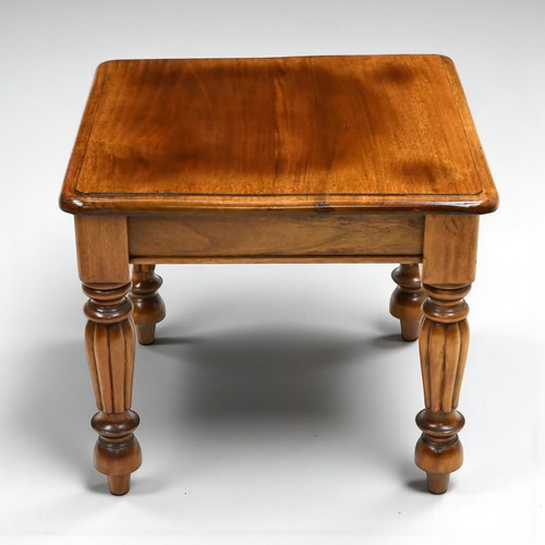 Square mahogany coffee table - mahogany,
